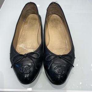 Chanel black leather ballet flats